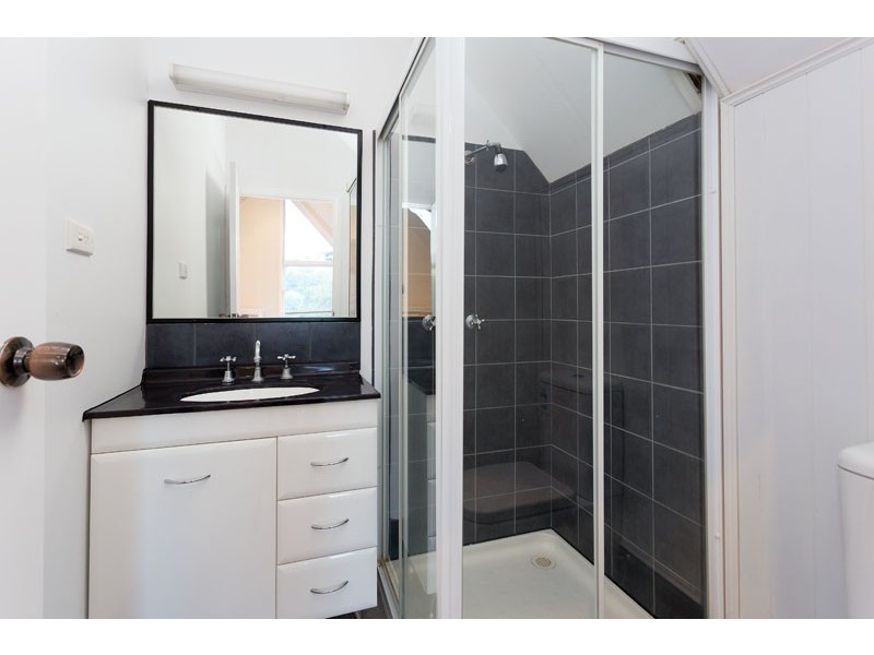 67 Chapel Hill Rd, Chapel Hill QLD 4069