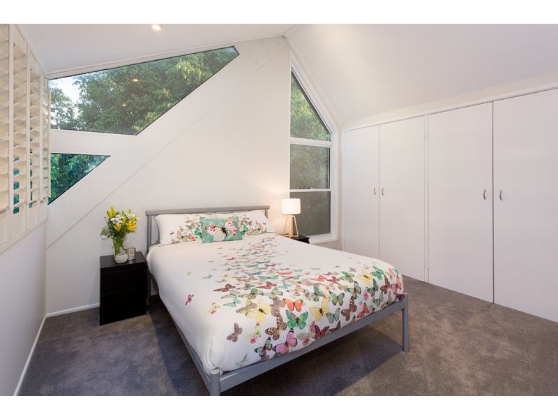 67 Chapel Hill Rd, Chapel Hill QLD 4069