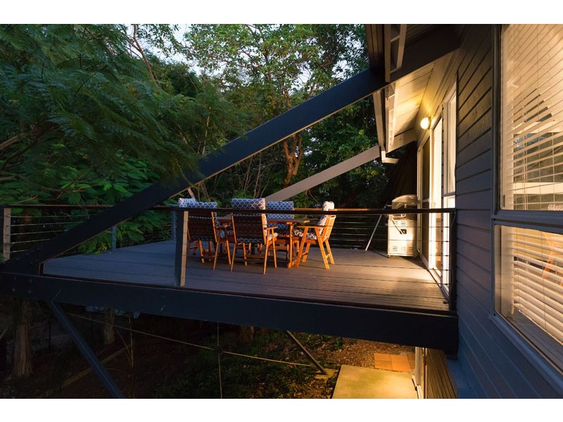 67 Chapel Hill Rd, Chapel Hill QLD 4069