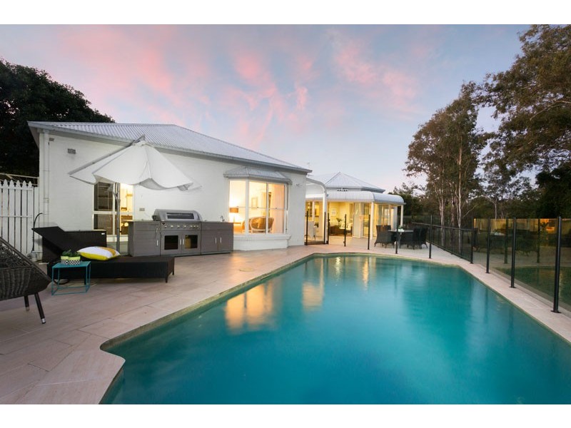 11 Parklane Terrace, Brookfield QLD 4069