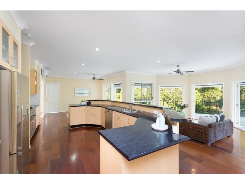 11 Parklane Terrace, Brookfield QLD 4069