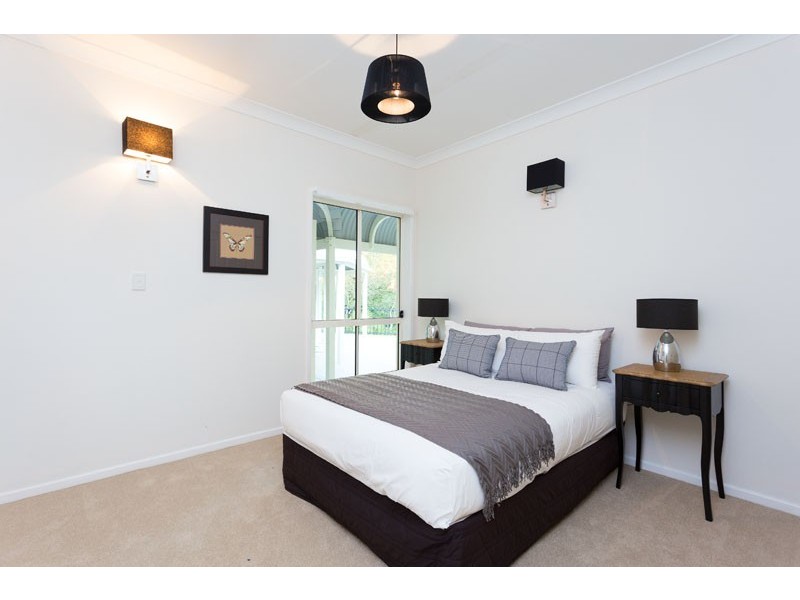 11 Parklane Terrace, Brookfield QLD 4069