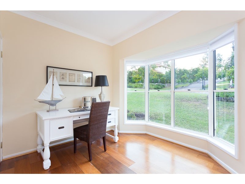 11 Parklane Terrace, Brookfield QLD 4069