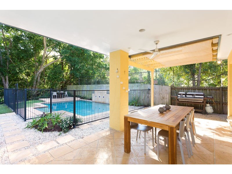 99 Mirbelia Street W, Kenmore Hills QLD 4069