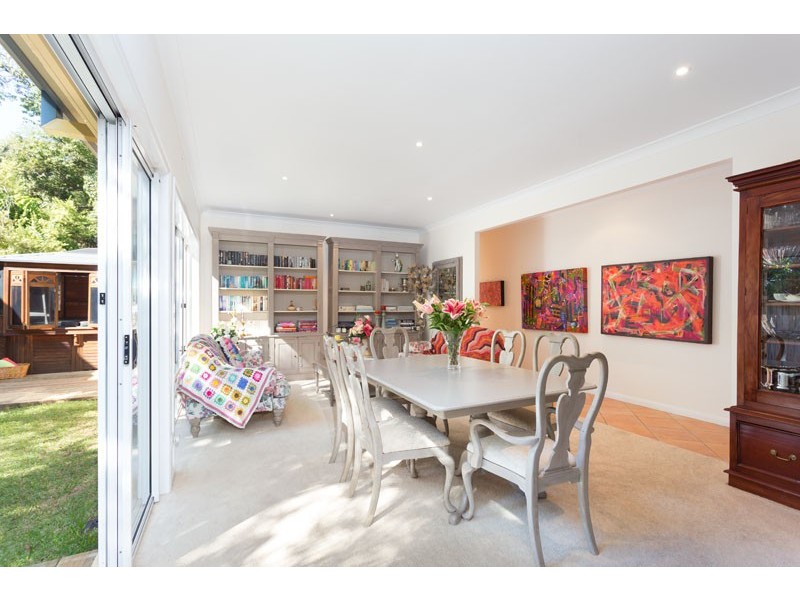 99 Mirbelia Street W, Kenmore Hills QLD 4069