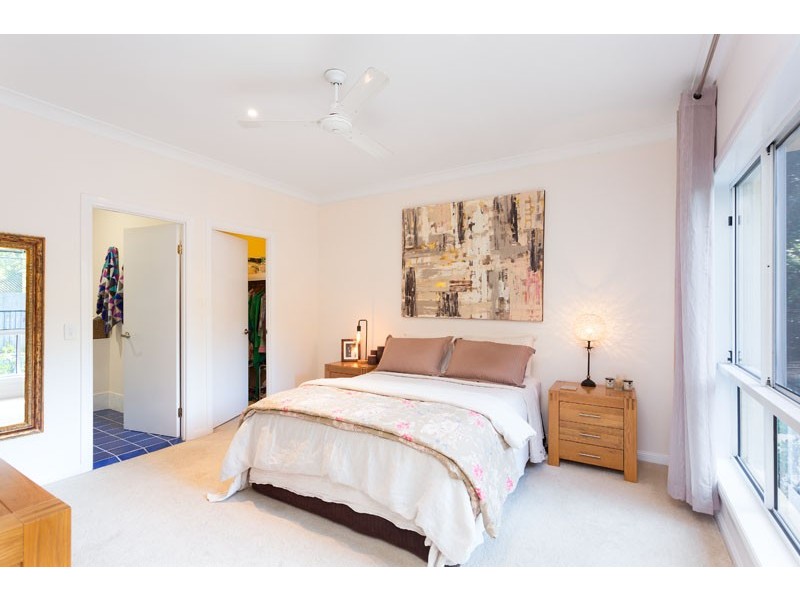 99 Mirbelia Street W, Kenmore Hills QLD 4069