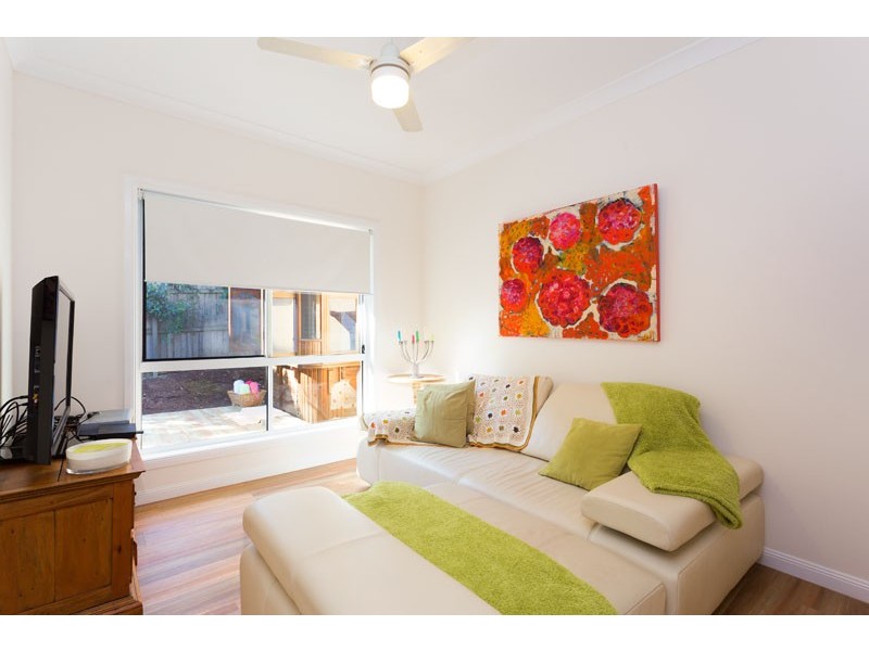 99 Mirbelia Street W, Kenmore Hills QLD 4069