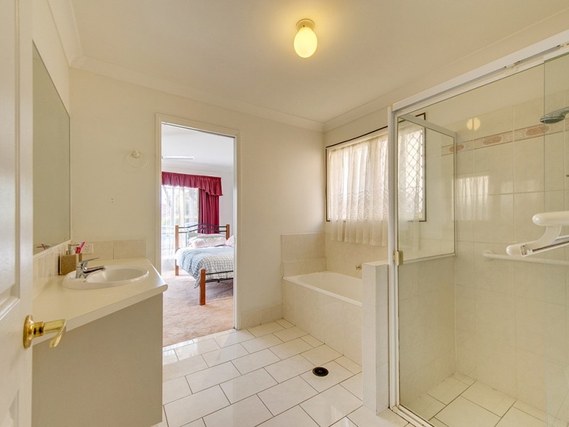 5 Hillbrook Way, Forest Lake QLD 4078