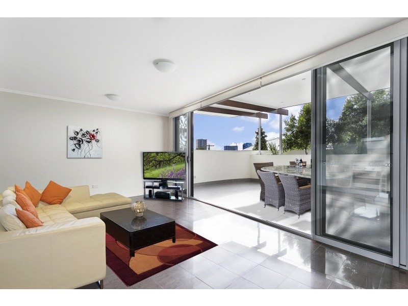 6/74 Dengate Lane, St Lucia QLD 4067