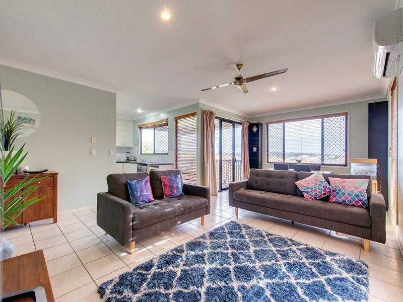 71 Highlands Tce, Springfield Lakes QLD 4300