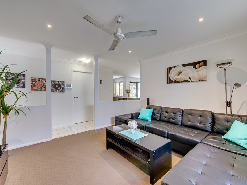 37 Bullen Cct, Forest Lake QLD 4078