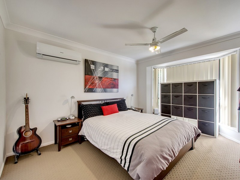 37 Bullen Cct, Forest Lake QLD 4078