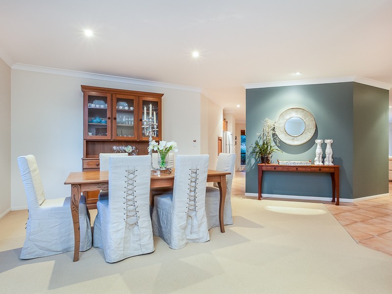 15 Greenwood Close, Moggill QLD 4070