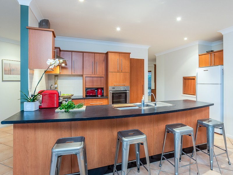 15 Greenwood Close, Moggill QLD 4070