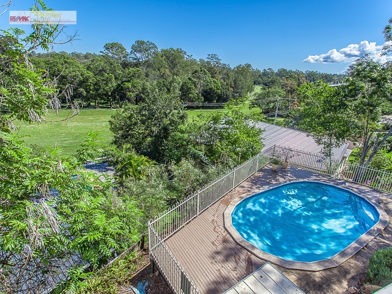 13 Dumfries Street, Kenmore QLD 4069