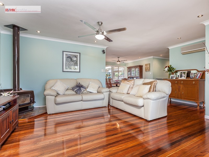 13 Dumfries Street, Kenmore QLD 4069