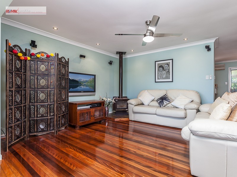 13 Dumfries Street, Kenmore QLD 4069