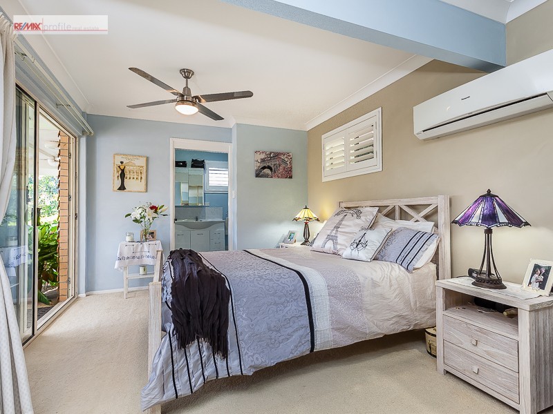 13 Dumfries Street, Kenmore QLD 4069