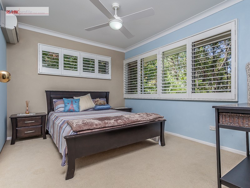 13 Dumfries Street, Kenmore QLD 4069