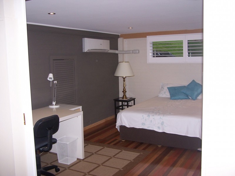 13 Dumfries Street, Kenmore QLD 4069