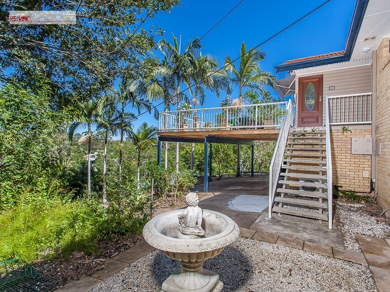 13 Dumfries Street, Kenmore QLD 4069