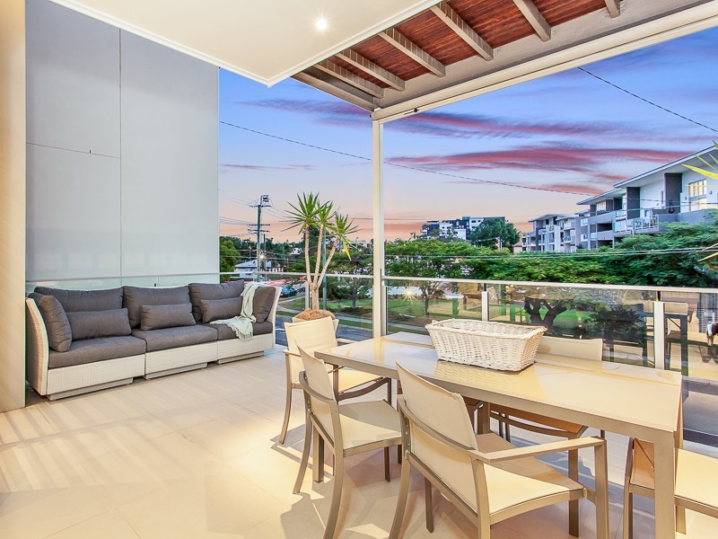 54 Keating Street, Indooroopilly QLD 4068