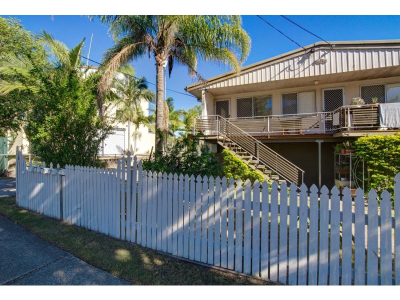 2/15 Cedar Street, Greenslopes QLD 4120