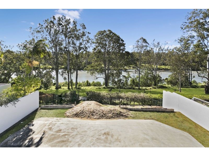 15 Samuel Place, Sinnamon Park QLD 4073