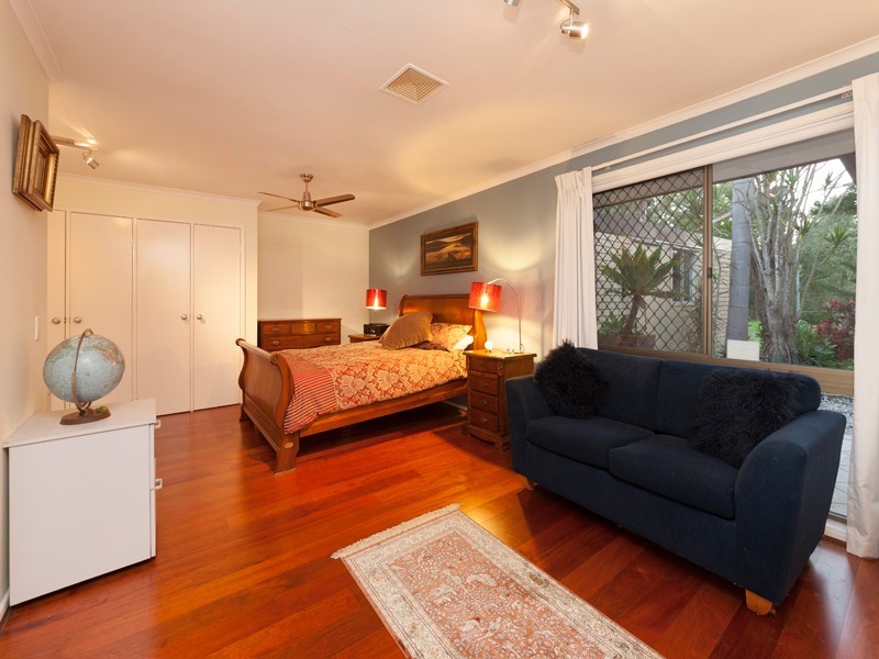 1 Debbie Street, The Gap QLD 4061