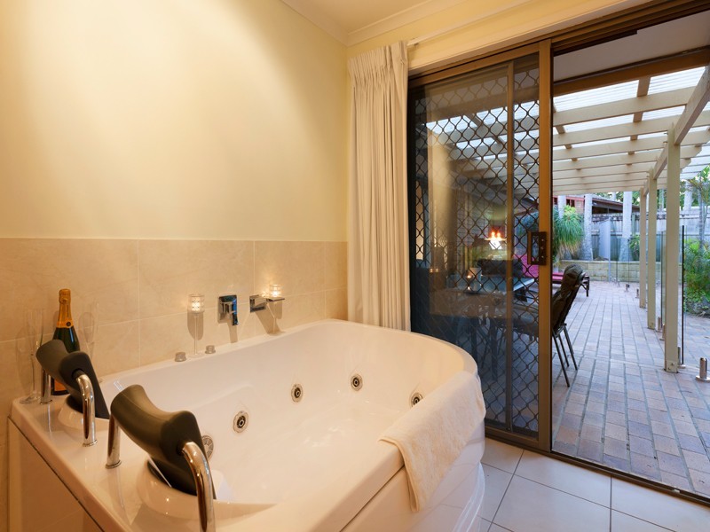 1 Debbie Street, The Gap QLD 4061