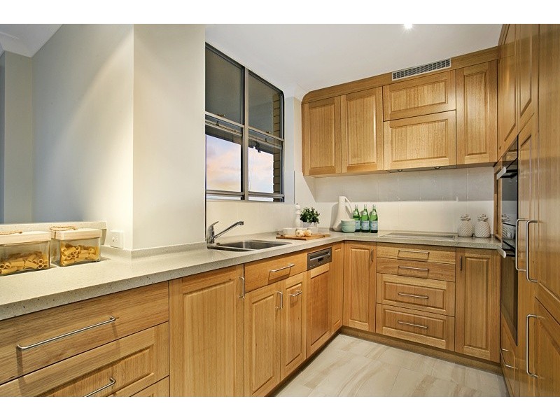 32/36 Jerdanefield Road, St Lucia QLD 4067