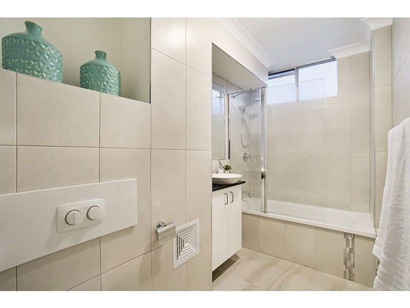 32/36 Jerdanefield Road, St Lucia QLD 4067