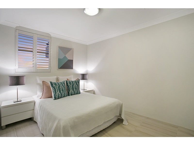 32/36 Jerdanefield Road, St Lucia QLD 4067