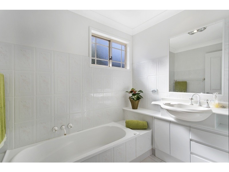 8 Luxford Street, Chelmer QLD 4068