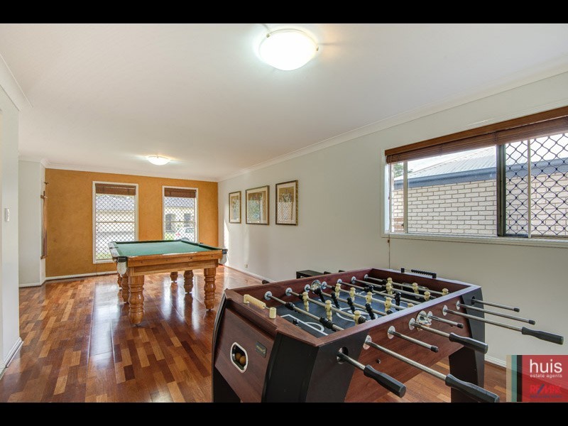 16 Farsley Pl, Manly West QLD 4179