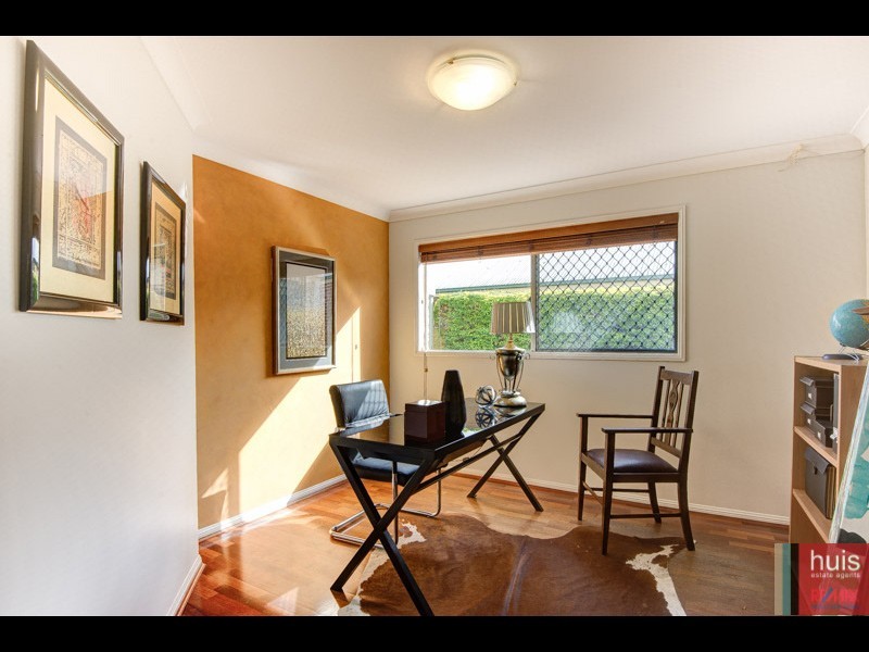 16 Farsley Pl, Manly West QLD 4179