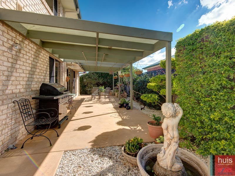 16 Farsley Pl, Manly West QLD 4179