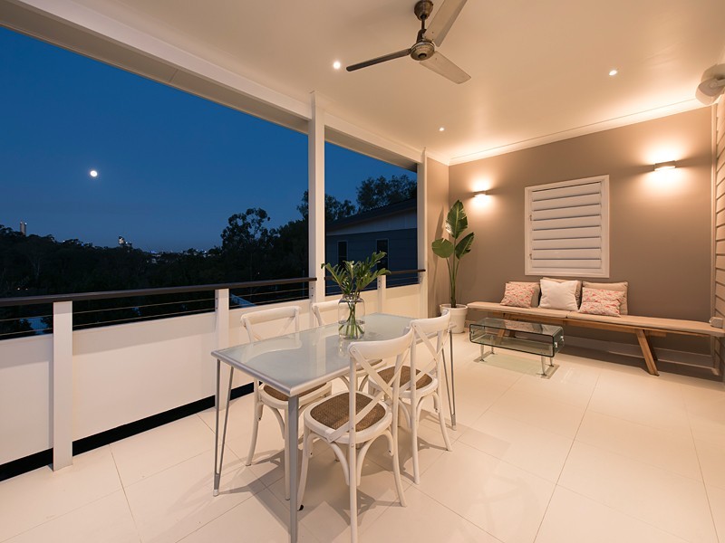 82 Rosalie Street, Bardon QLD 4065