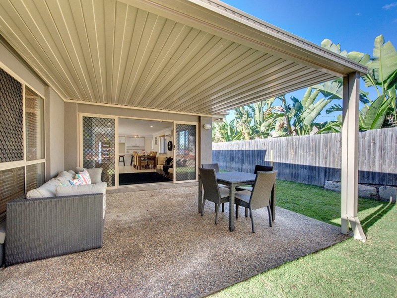 33 Riverside Cr, Springfield Lakes QLD 4300