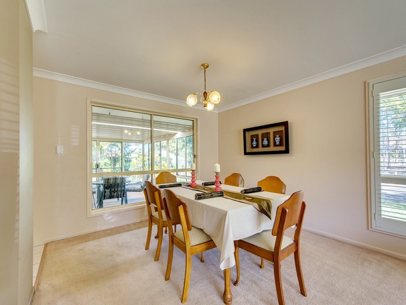 33 Amara Cr, Forest Lake QLD 4078