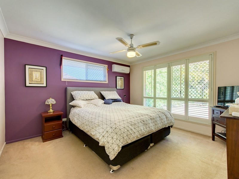 33 Amara Cr, Forest Lake QLD 4078