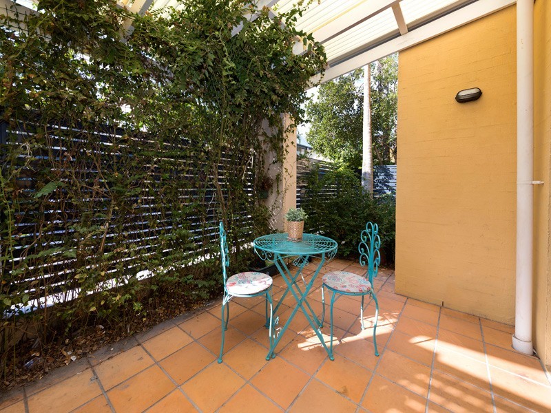 12/122 Central Avenue, Indooroopilly QLD 4068