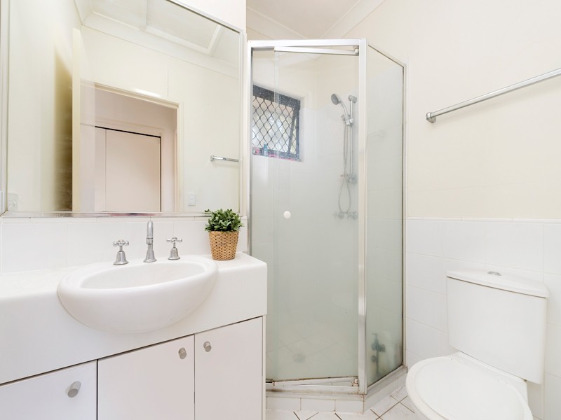12/122 Central Avenue, Indooroopilly QLD 4068