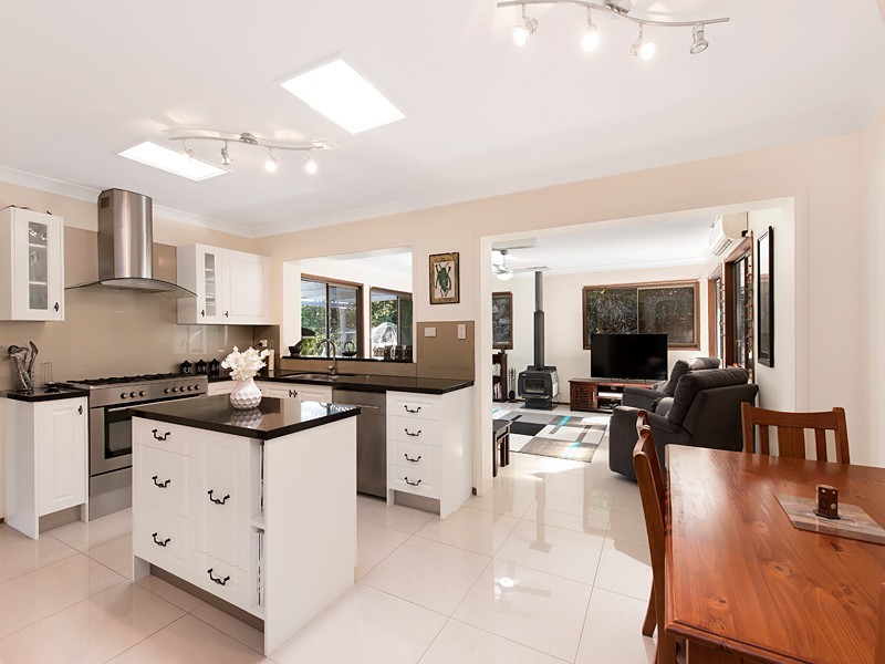 4 Matingara Street, Chapel Hill QLD 4069