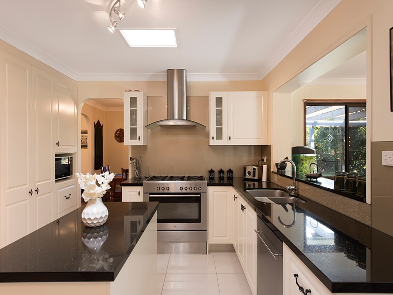 4 Matingara Street, Chapel Hill QLD 4069