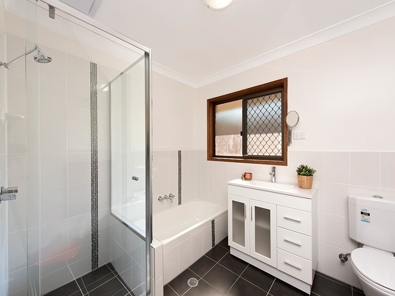 4 Matingara Street, Chapel Hill QLD 4069