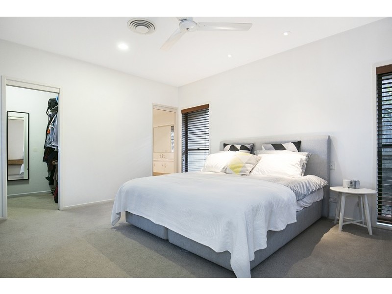 11 Carissa Place, Chapel Hill QLD 4069