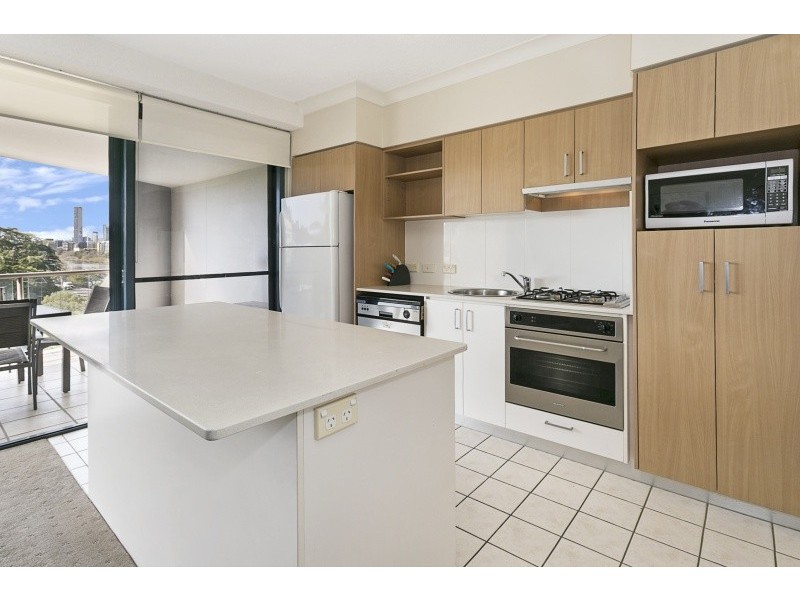 708/21 Patrick Lane, Toowong QLD 4066