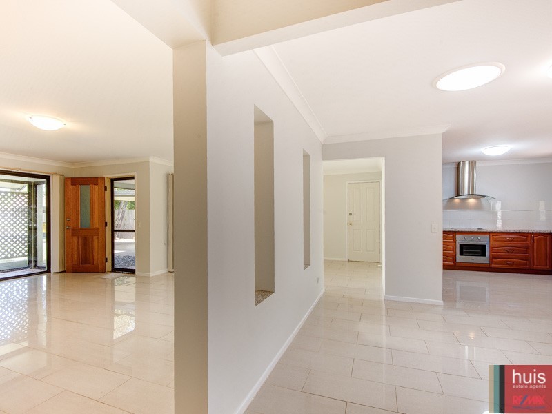 12 Bodian St, Carindale QLD 4152