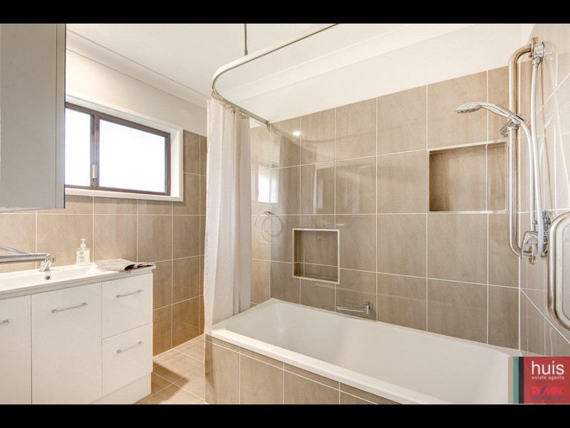 12 Bodian St, Carindale QLD 4152